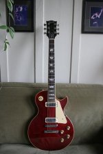 77 Les Paul Deluxe.jpg